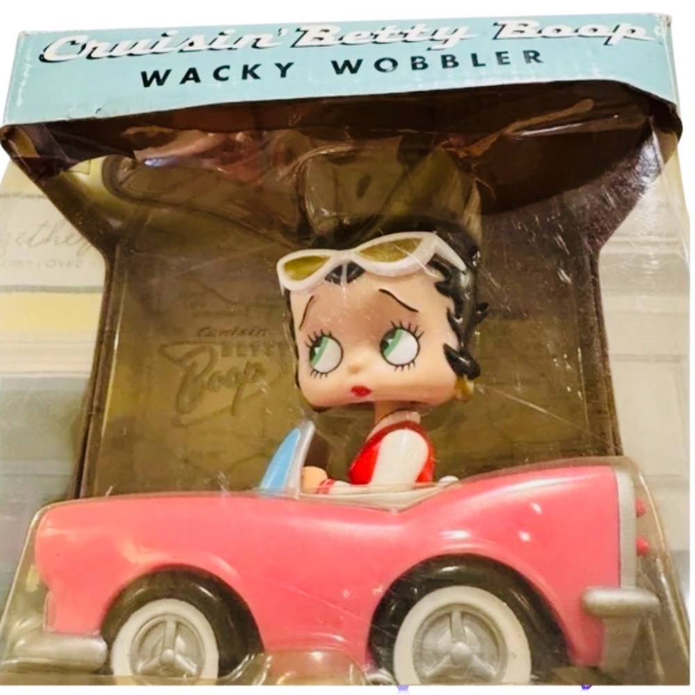 Betty Boop Cruisin Funko Wacky Wobbler Pink Car NIB
